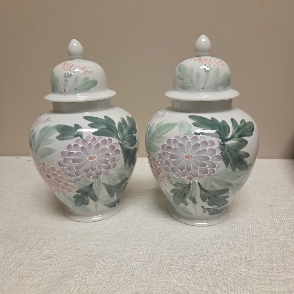 Vtg Hand Painted Ginger Jar Urn w/Lid Andrea by Sedek Set Of‎ 2
